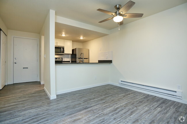 Interior Photo - The Peaks Apartment Homes