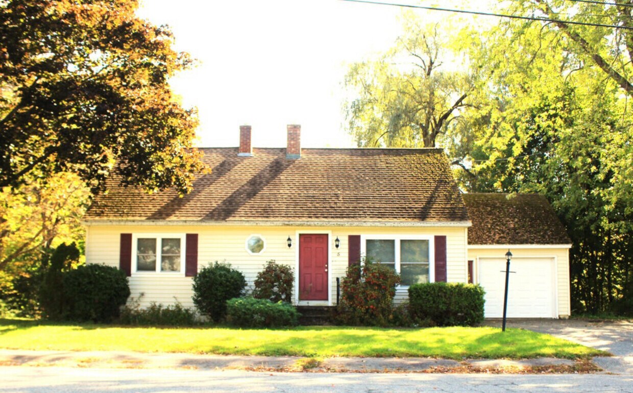 5 Duncan Rd, Augusta, ME 04330 House Rental in Augusta, ME