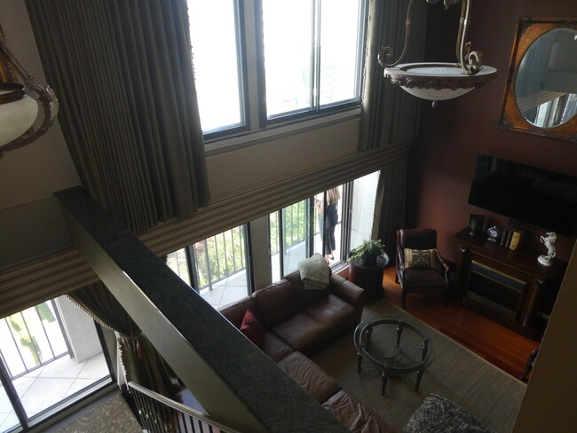 Foto del edificio - 55 River Rd