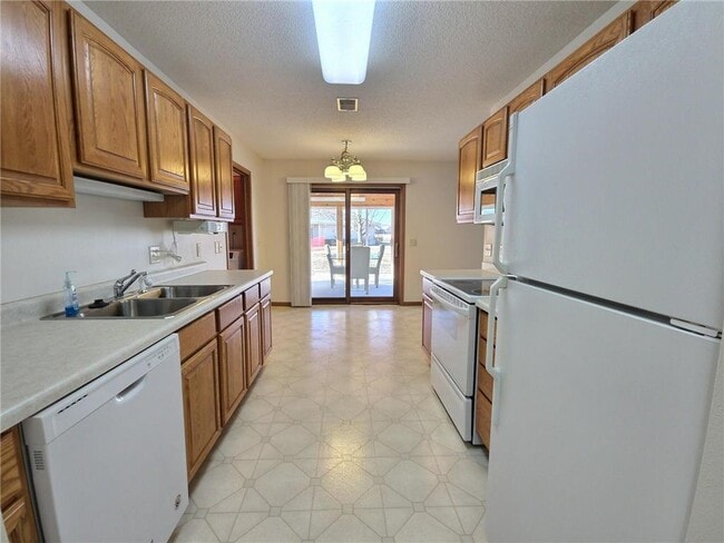 Foto del edificio - 1624 Blue Jay Blvd