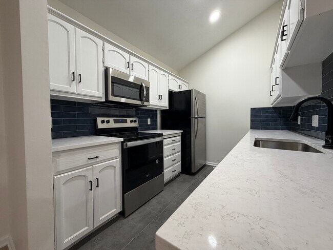 Foto del edificio - 10325 Ohio Plz