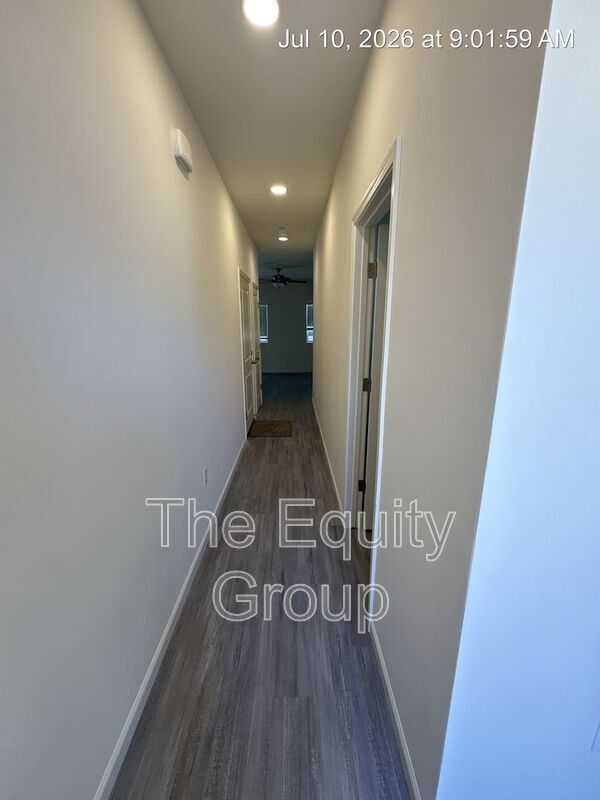 Foto del edificio - 725 S Pinkham St