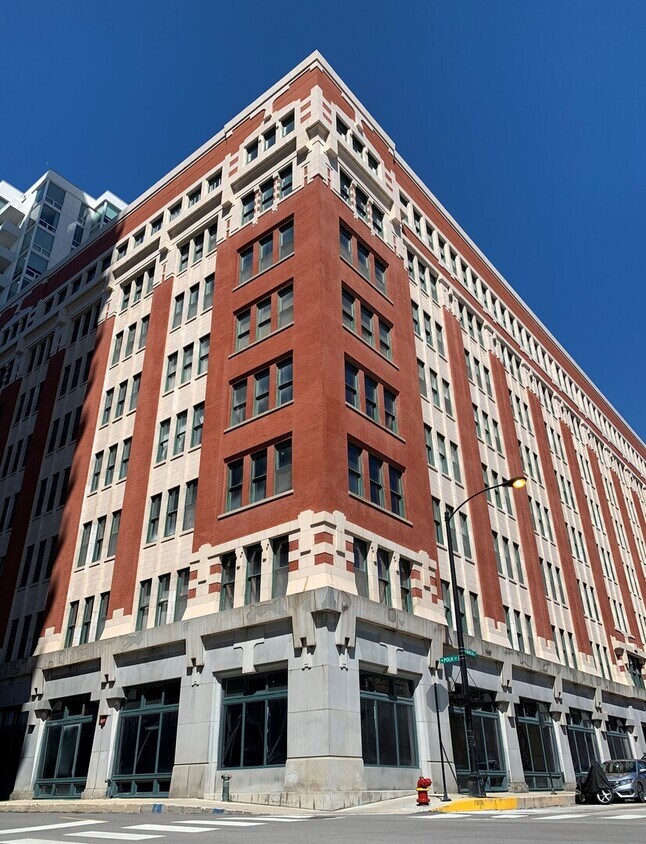 Foto principal - 732 S Financial Pl