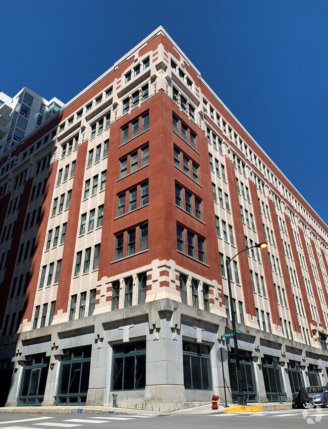 Building Photo - 732 S Financial Pl