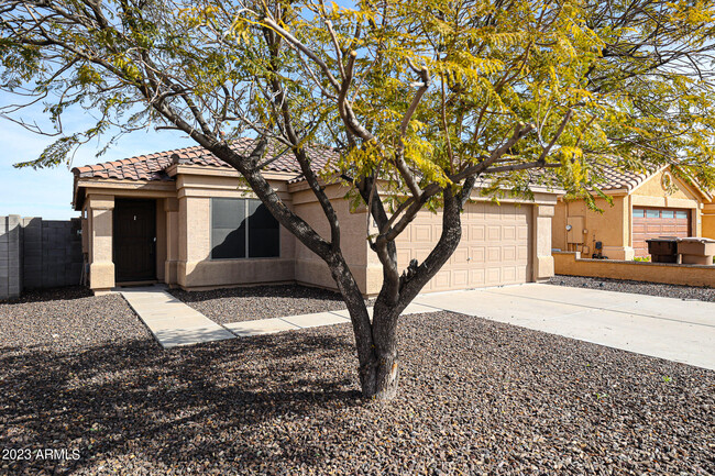 Building Photo - 10514 W Foothill Dr
