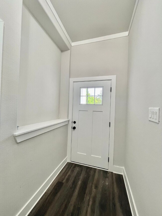 Building Photo - Brand New and Immaculate 4-bedroom, 2-bath...