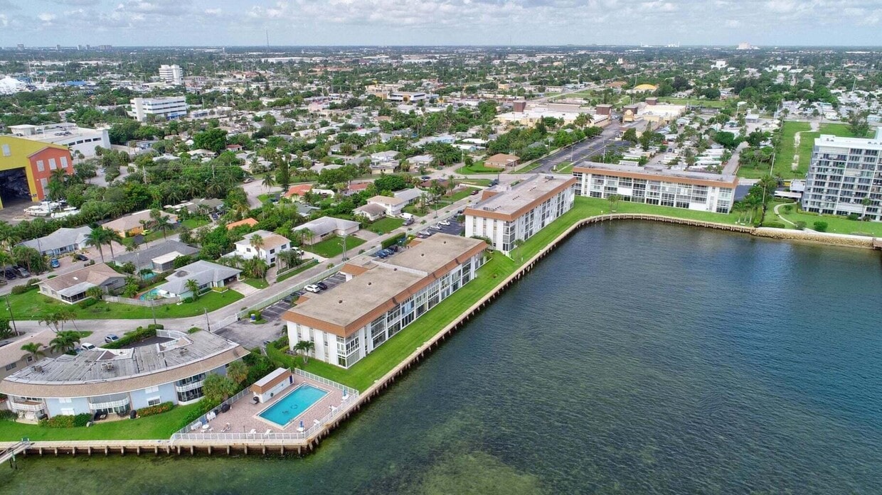 400 Wilma Cir Unit 208, West Palm Beach, FL 33404 Condo for Rent in