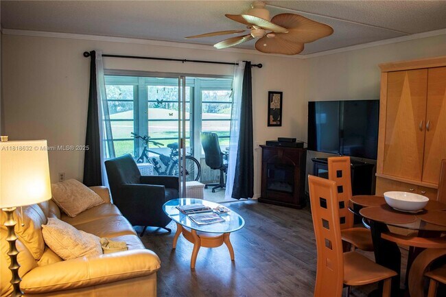 Building Photo - 4501 Martinique Way