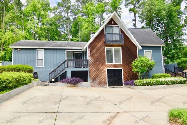 Building Photo - 1025 Brookwood Dr