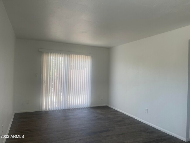 Building Photo - 4520 E Wood St