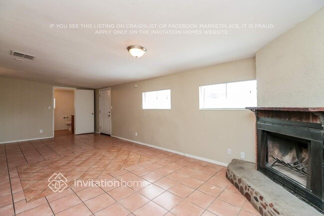 Building Photo - 449 S Stewart