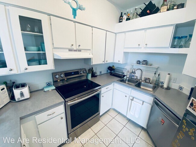 Building Photo - 3 br, 3 bath House - 2324 N. Whispering Pi...