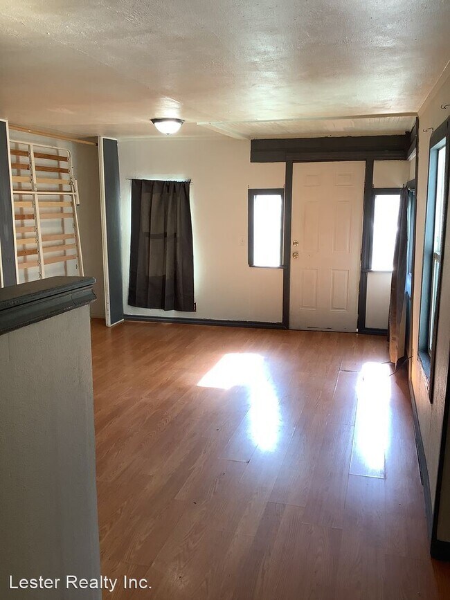 Foto del edificio - Studio, 1 bath House - 2212 Oak Ave