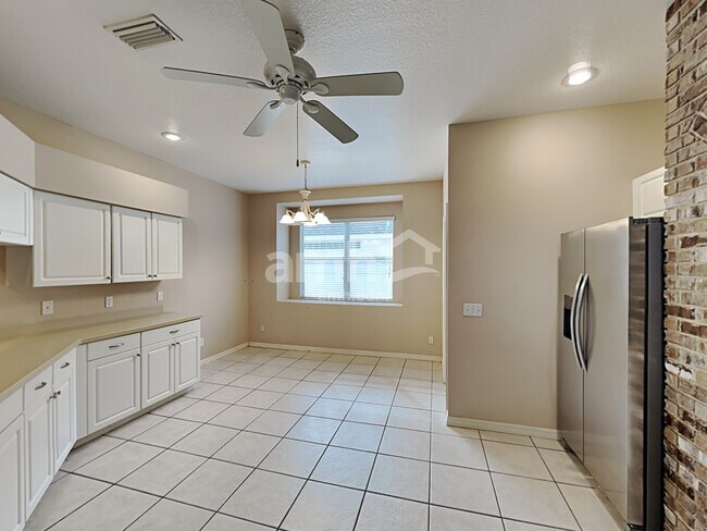 Foto del edificio - 6648 Thackston Dr