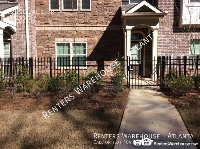 Building Photo - Luxury Townhome in Roswell