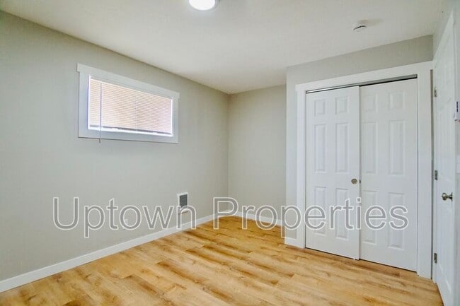 Foto del edificio - 466 N Adair St