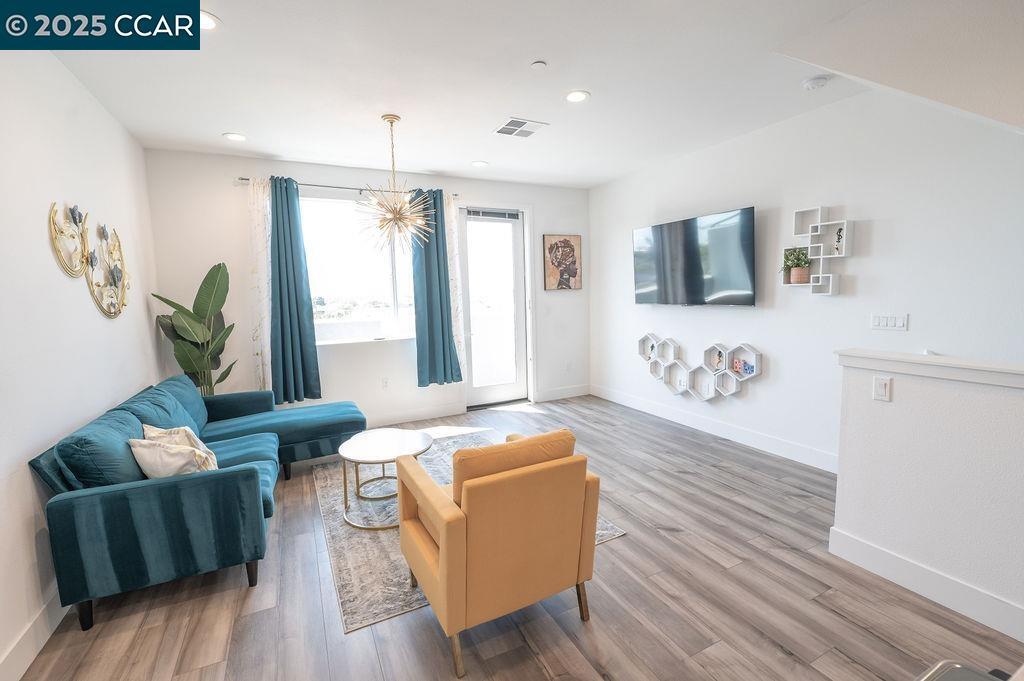 Foto principal - 9877 MacArthur Blvd