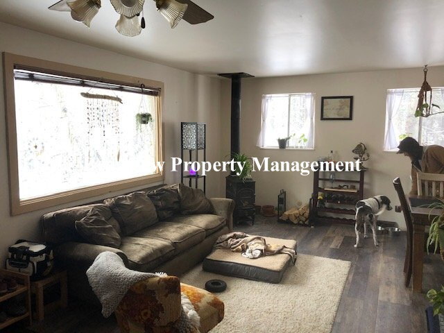 Building Photo - Two Bedroom, One Bath Mountain Home!!