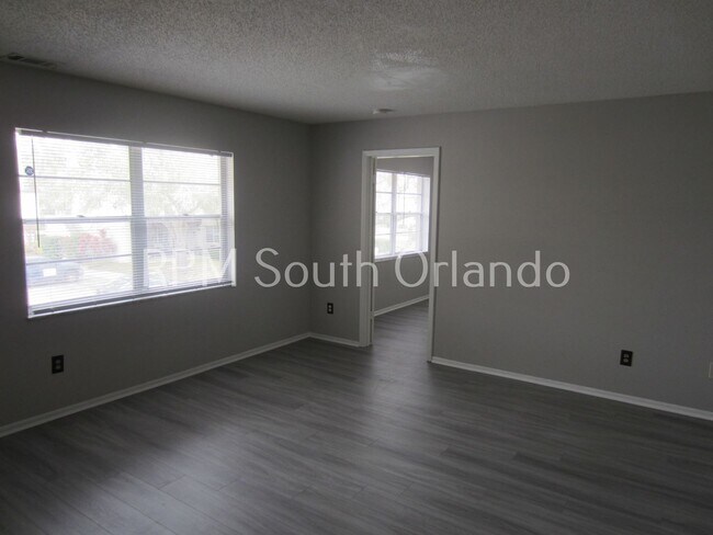 Foto del edificio - 36 Windtree Ln