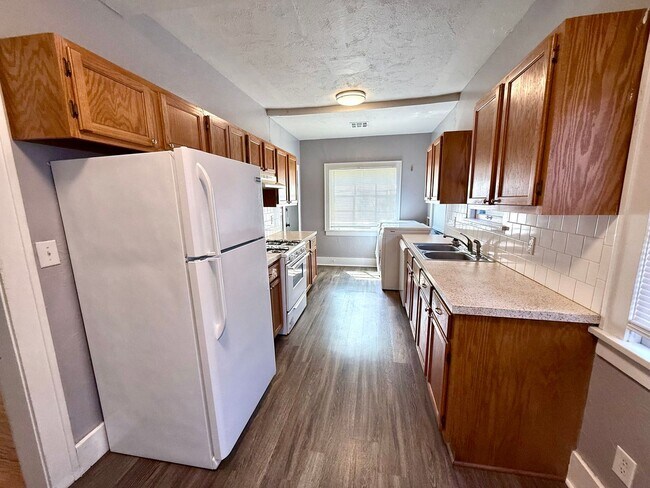 Foto del edificio - Updated 2BD 1BA Craftsman Home in Central ...