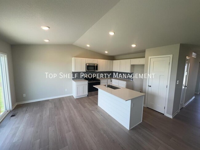 Foto del edificio - 420 NW Compass Ave