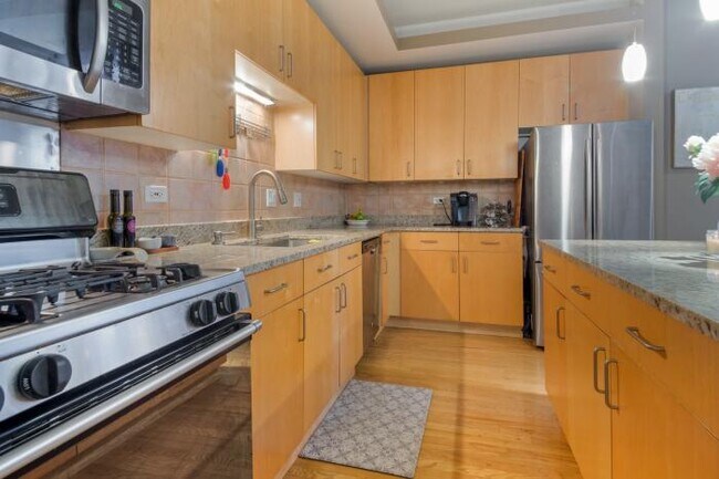 Building Photo - 2 bedroom in Chicago IL 60606