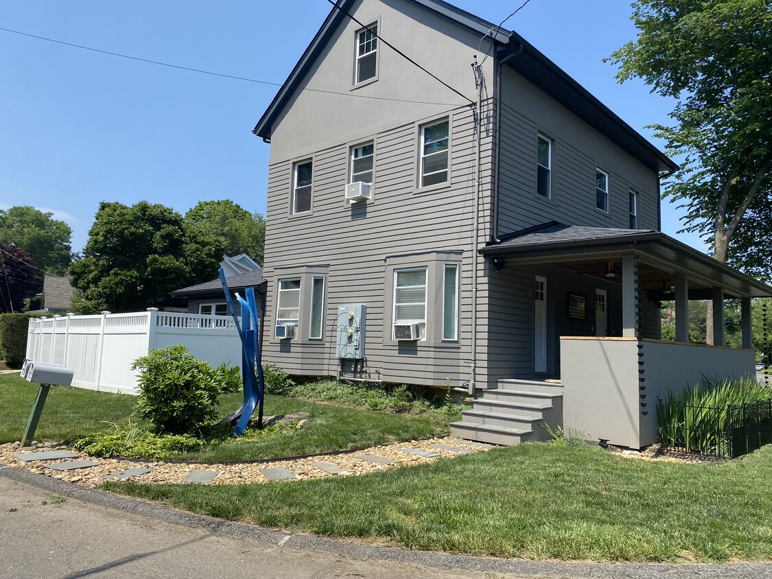 Foto principal - 75 W Parish Rd