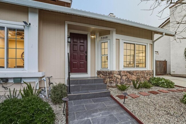 Foto del edificio - Bright and Modern 3BD/2BA Single-Family Home in Creekside South!