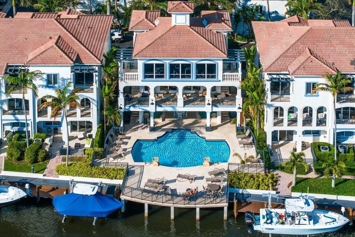 Primary Photo - 3111 Waterside Cir
