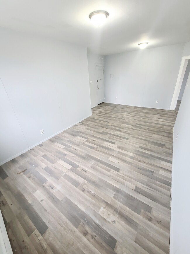 Building Photo - 67-28 78th Street