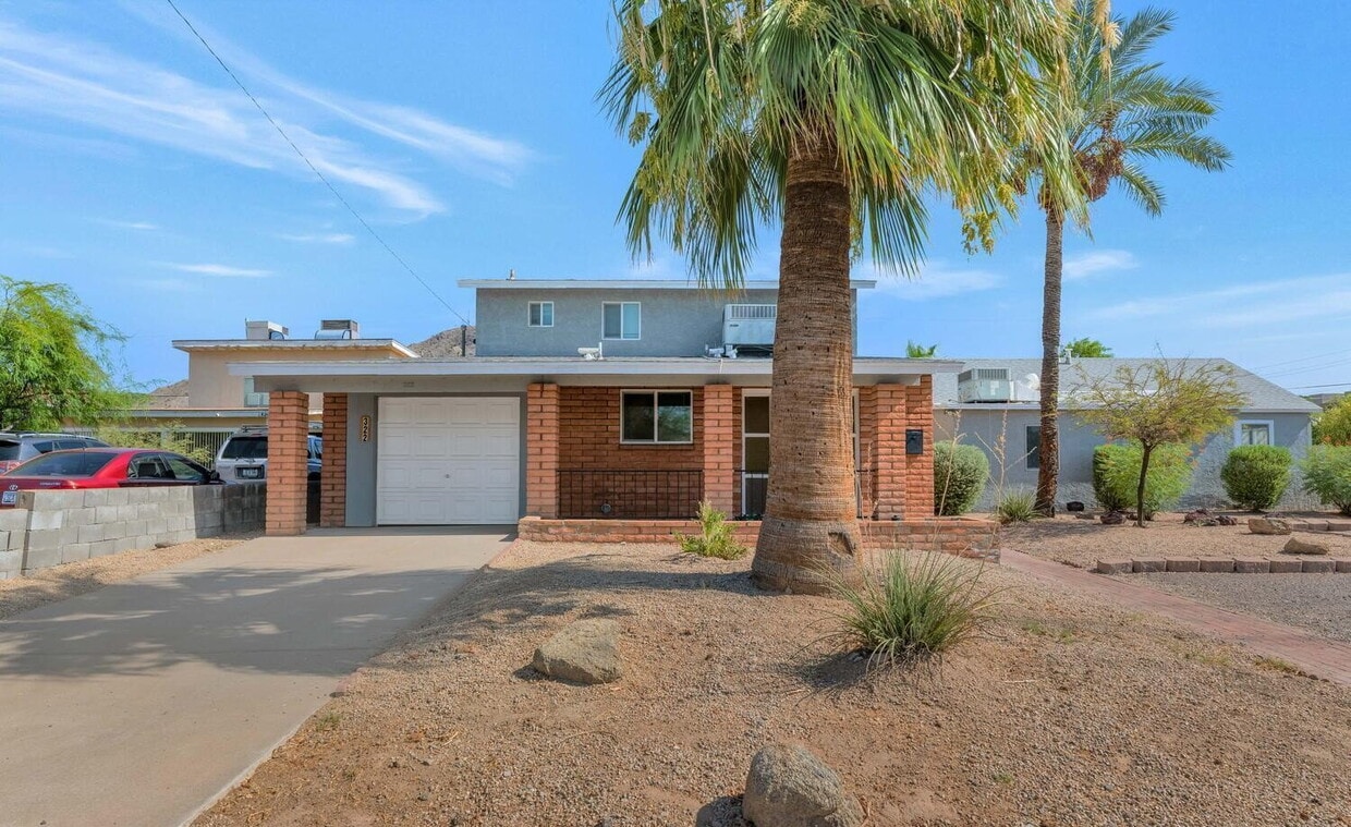 UPDATED PHOENIX RENTAL – 3 BED, 2 BATH NEA... - UPDATED PHOENIX RENTAL – 3 BED, 2 BATH NEA...