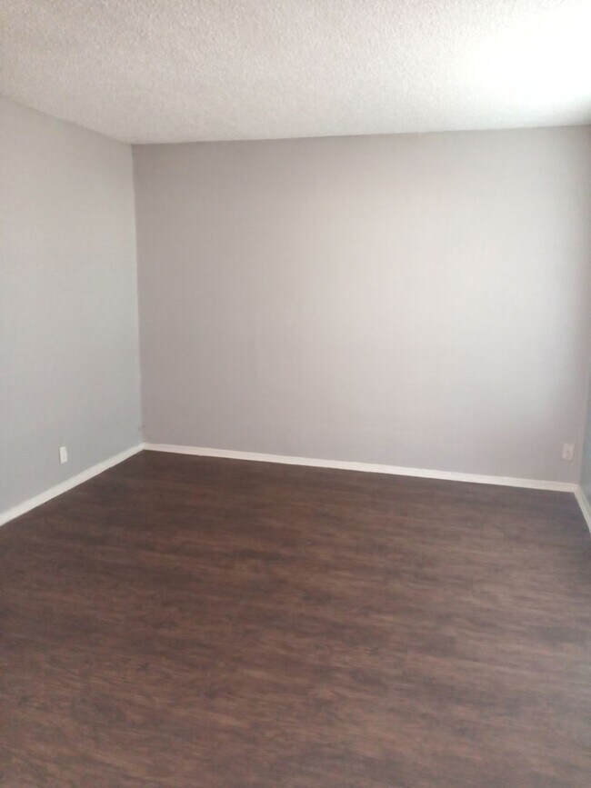 Foto del edificio - Brookview Duplex 6800