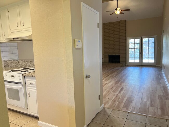 Building Photo - Southwest Bakersfield Home