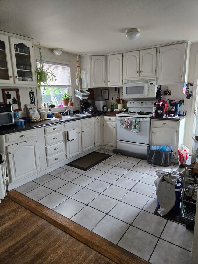 Cocina - 24 Carriage Dr