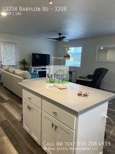 Foto del edificio - 3208 Babylon Rd