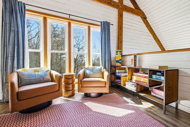 Foto del edificio - 140 Camby Dr