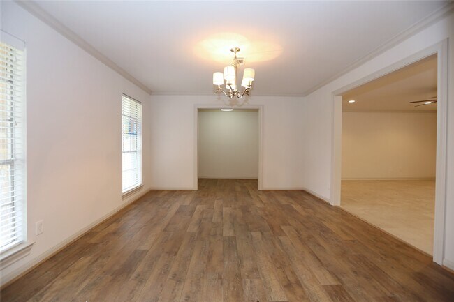 Building Photo - 6022 Beaudry Dr