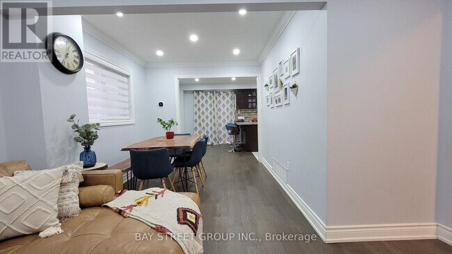 Building Photo - 26 Ducatel Crescent