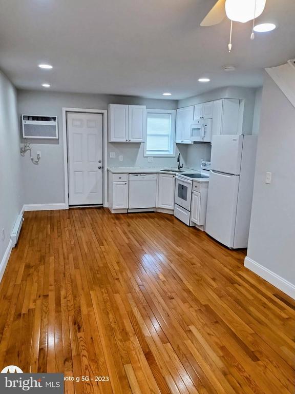 Foto del edificio - 1224 Clover Ln