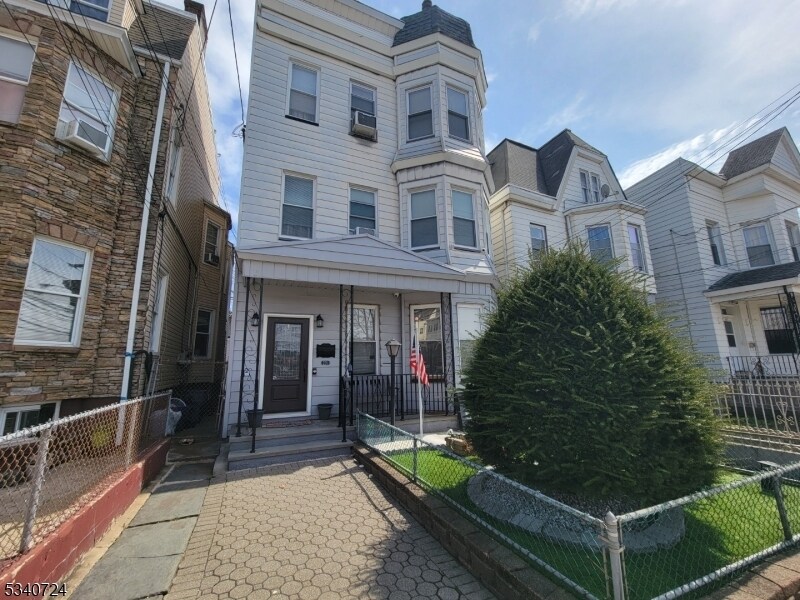 Foto principal - 201 Clifton Ave