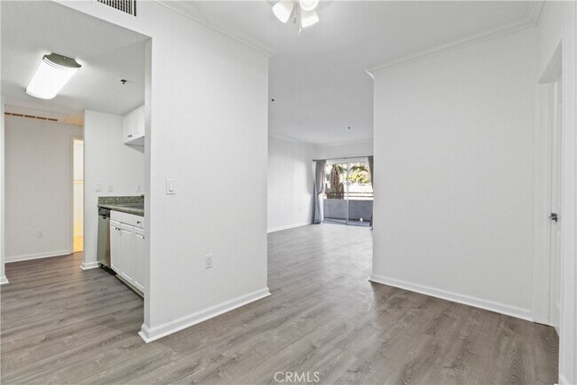 Foto del edificio - 838 Pine Ave