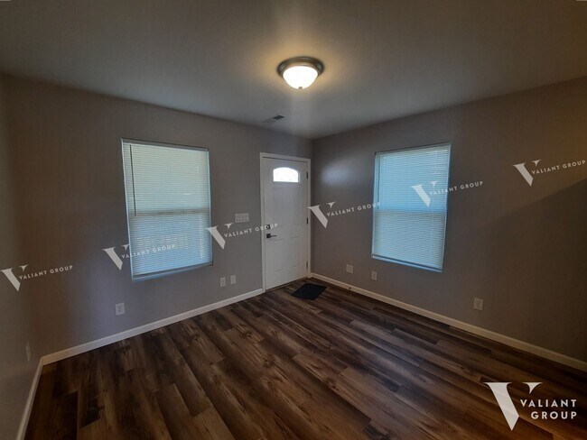 Foto del edificio - 2 Bedroom House for Rent | Easy Access to Kansas & Chestnut Expwy