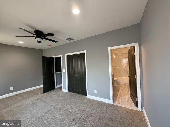 Foto del edificio - 3427 Dupont Ave