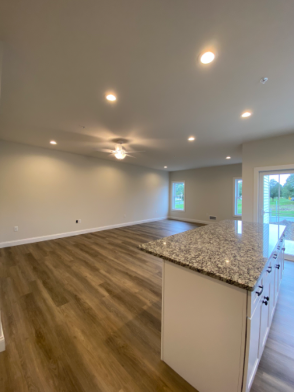 Building Photo - 327 White Oak Rd