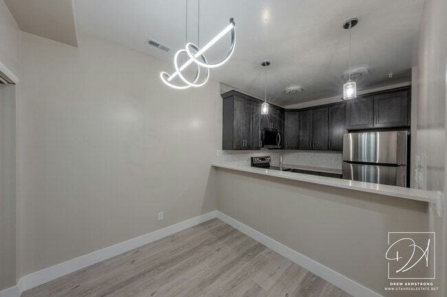 Building Photo - 67 S Main St