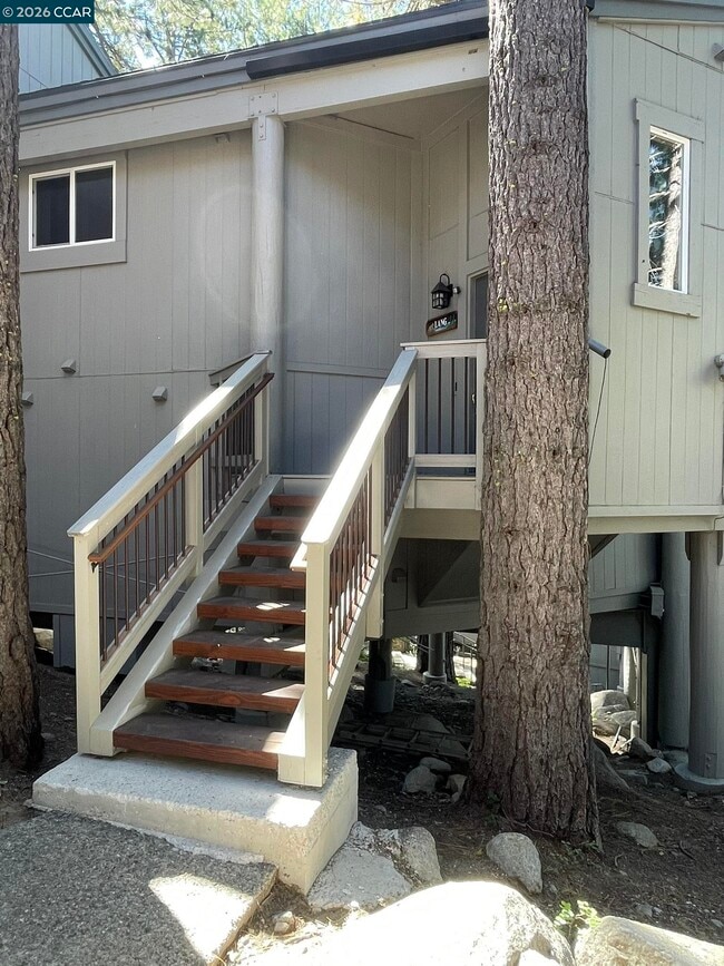 Building Photo - 15466 Donner Pass Rd