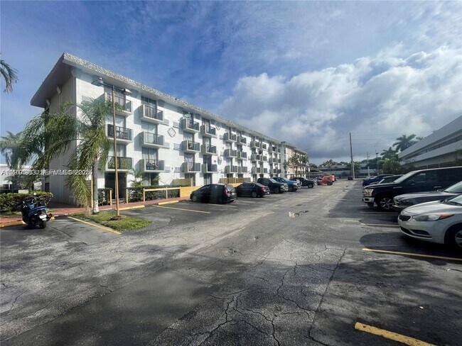 Foto del edificio - 16450 NW 2nd Ave