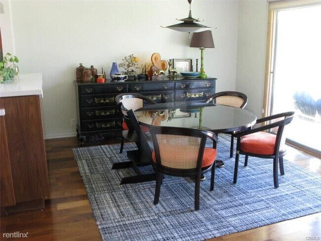 Building Photo - 422 S Orange Grove Blvd