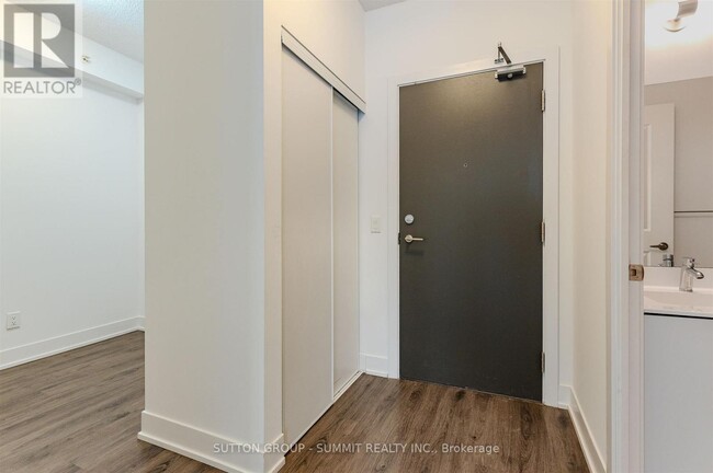 Building Photo - 68 Merton St