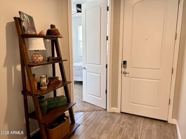 Foto del edificio - 2045 East Charlotte Dr